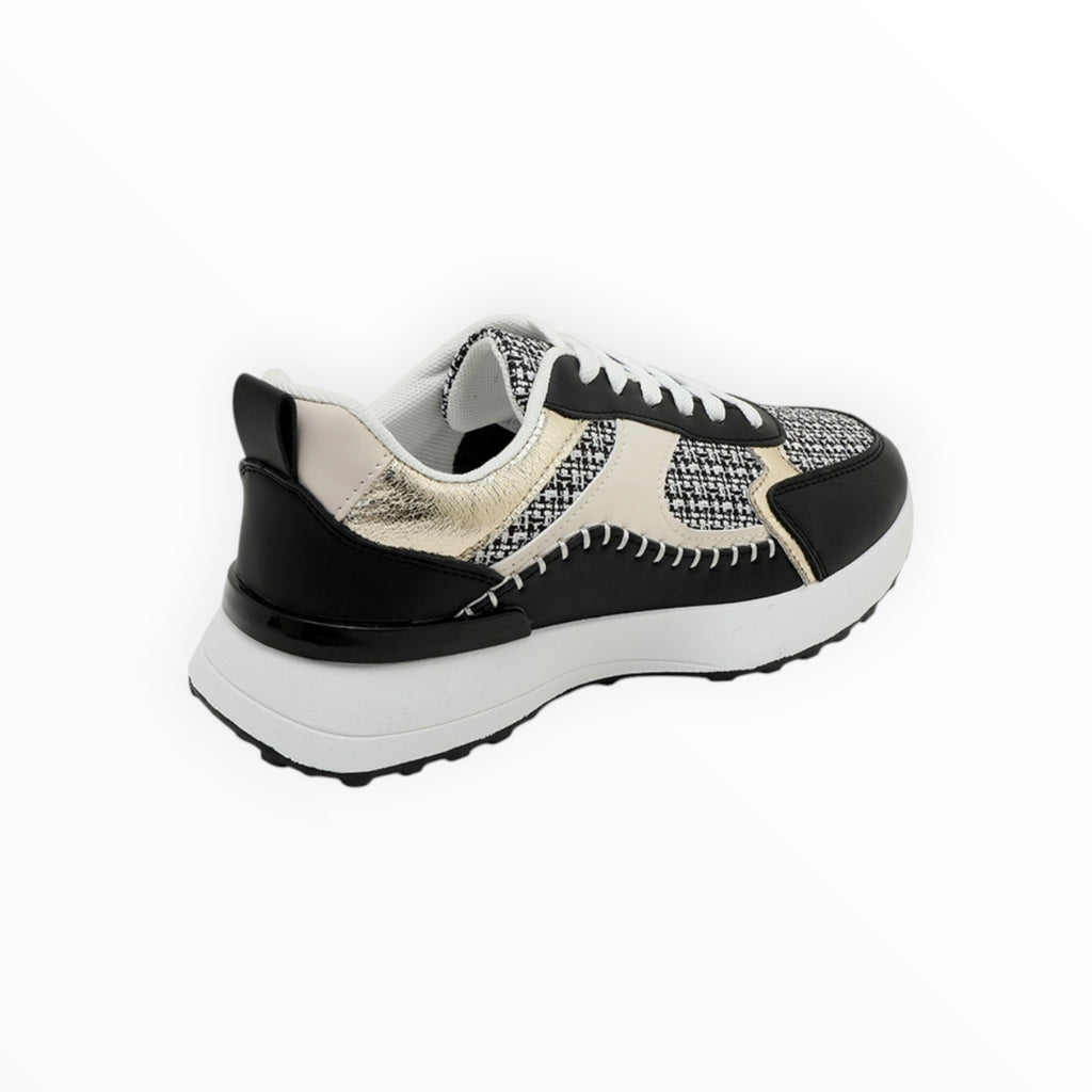Basket tendance avec détails cousu