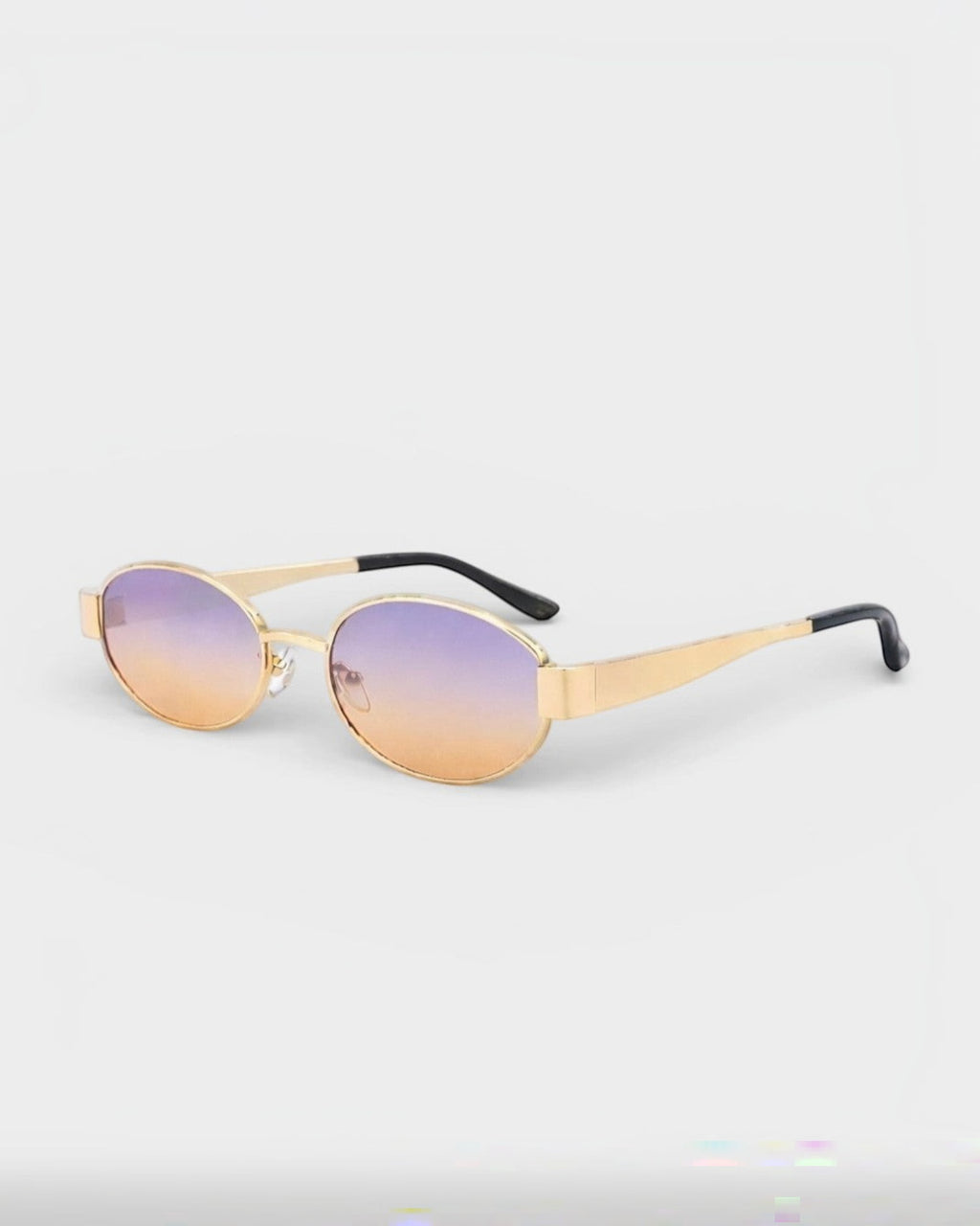 Lunettes de soleil ÉLINE L'ATELIER

Ces lunettes de soleil allient style et protection pour un look tendance en toutes circonstances. Leur design moderne s'adapte à toutes les formes de visage tout en offrant un confort optimal