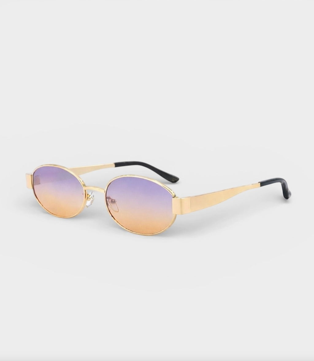 Lunettes de soleil ÉLINE L'ATELIER

Ces lunettes de soleil allient style et protection pour un look tendance en toutes circonstances. Leur design moderne s'adapte à toutes les formes de visage tout en offrant un confort optimal