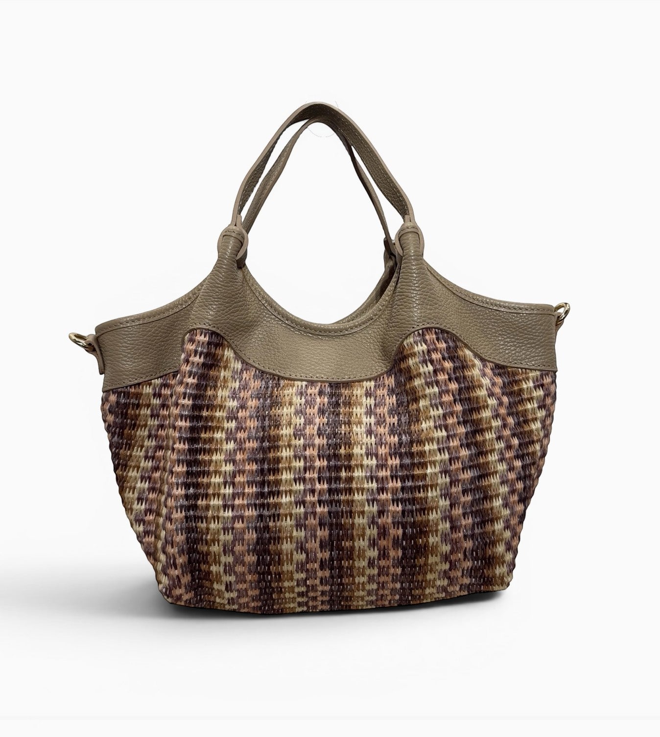 Sac Raphia Cuir Olga Médium Multicolore LOUISA LEE

Le sac Olga de LOUISA LEE allie tressage artisanal en raphia et cuir de vachette grainé pour une silhouette Old Money intemporelle. Sa forme évasée, ses anses ergonomiques et son volume généreux en font le compagnon idéal du quotidien