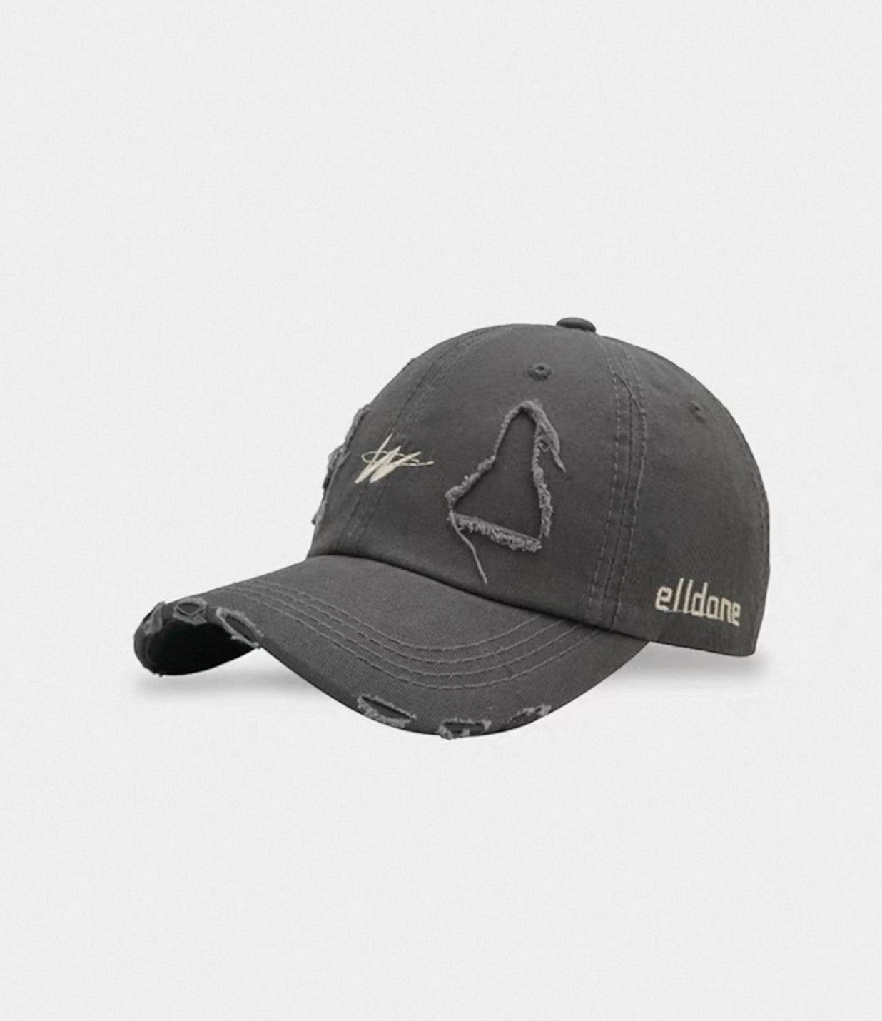 Casquette effet déchirée "w"