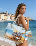 Sac de Plage Motif Plage LINETA

Un sac de plage grand format aux motifs estivaux inspirés de la plage, aussi pratique qu'élégant. Livré avec une petite pochette assortie pour sécuriser vos essentiels : téléphone, clés, argent ou maquillage.