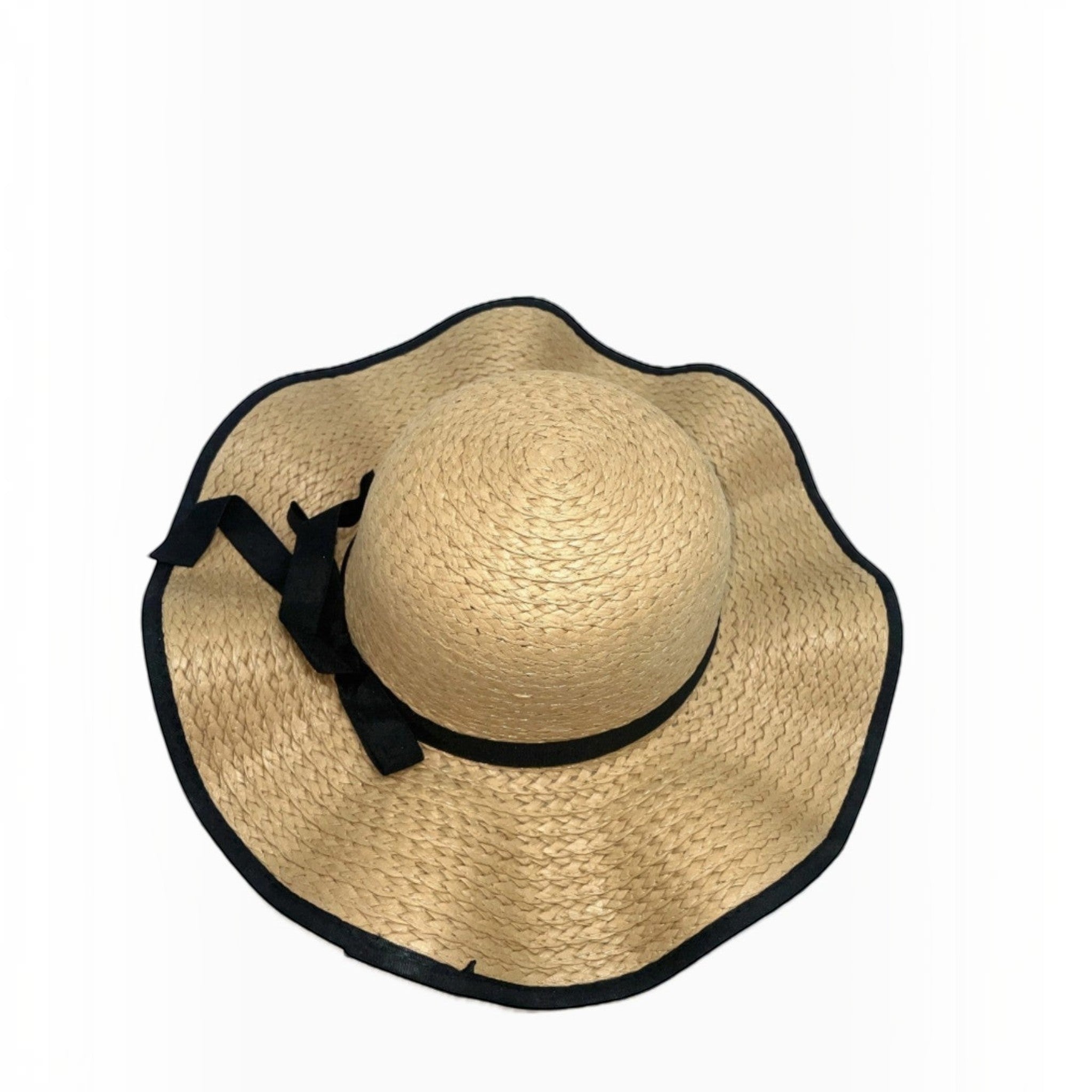 Chapeau de Soleil avec Nœud Papillon LINETA

Un chapeau de soleil élégant et féminin, orné d'un large bord ondulé et d'un délicat nœud papillon. Son liseré contrastant apporte une touche chic et inélégante, parfait pour sublimer vos tenues estivales lors de vos journées ensoleillées.