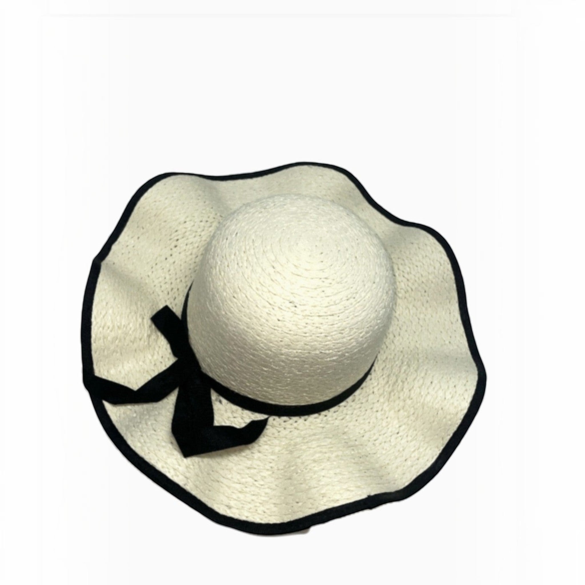 Chapeau de Soleil avec Nœud Papillon LINETA

Un chapeau de soleil élégant et féminin, orné d'un large bord ondulé et d'un délicat nœud papillon. Son liseré contrastant apporte une touche chic et inélégante, parfait pour sublimer vos tenues estivales lors de vos journées ensoleillées.