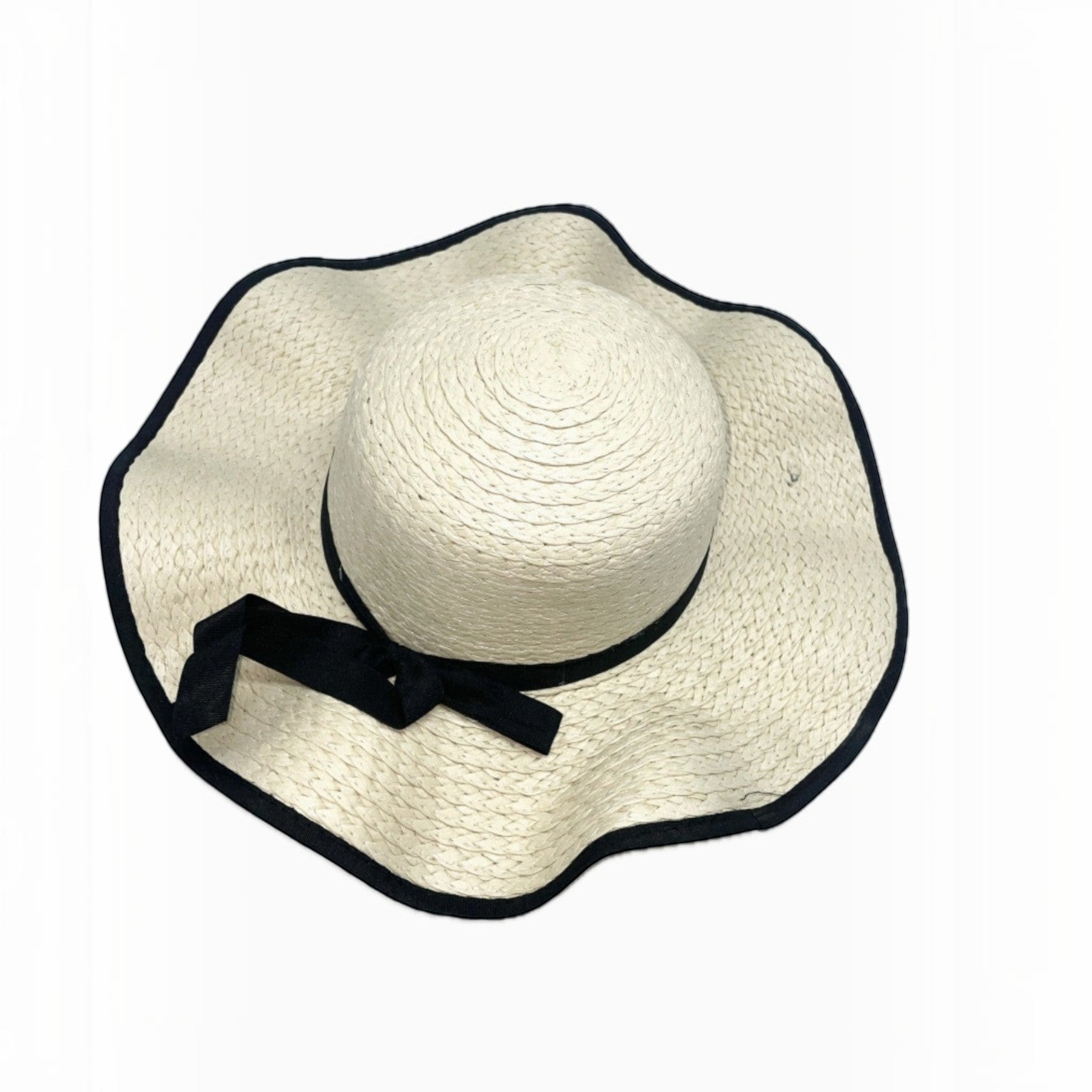 Chapeau de Soleil avec Nœud Papillon LINETA

Un chapeau de soleil élégant et féminin, orné d'un large bord ondulé et d'un délicat nœud papillon. Son liseré contrastant apporte une touche chic et inélégante, parfait pour sublimer vos tenues estivales lors de vos journées ensoleillées.