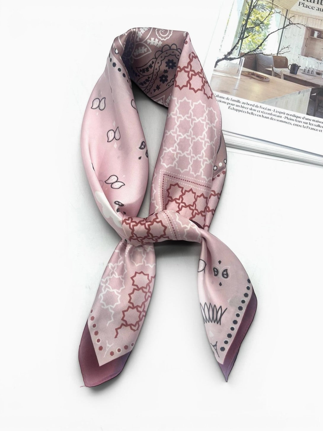Foulard touche soie 70x70