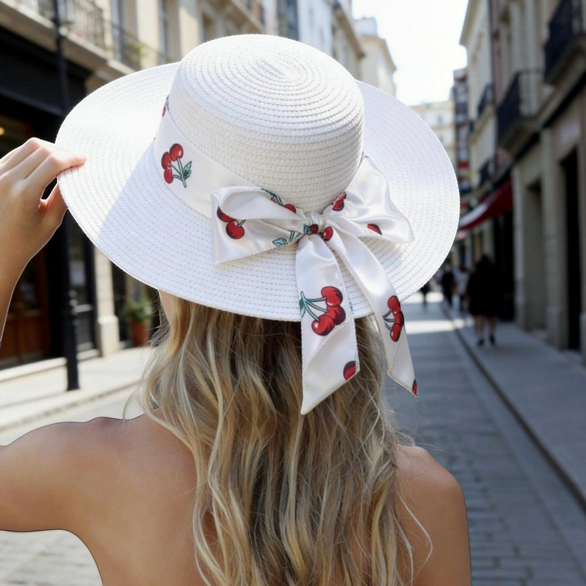 Chapeau avec ruban motif cerise