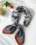 Foulard à motif 70x70 cm ÉLINE L'ATELIER - Foulard - ÉLINE L'ATELIER