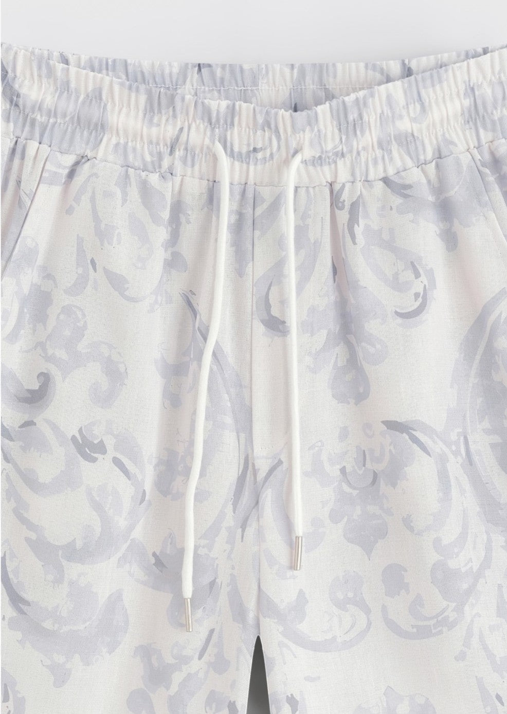 Ensemble chemise short à motif fleuri
