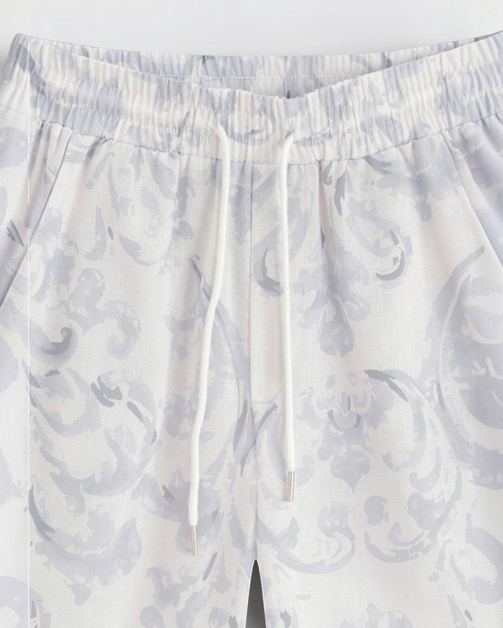 Ensemble chemise short à motif fleuri