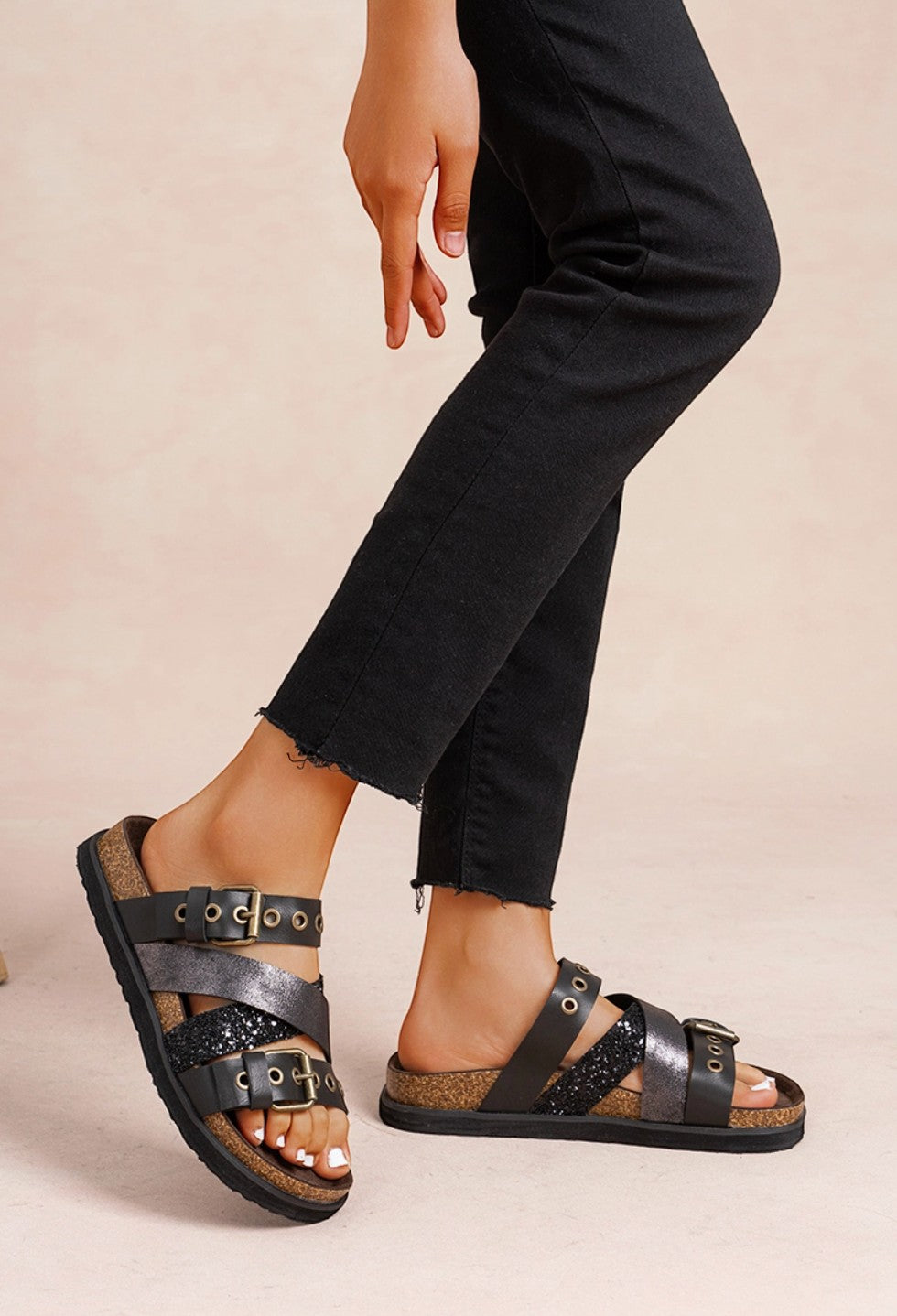 Sandales Plates Multi-Brides à Détails Métalliques LADY GLORY