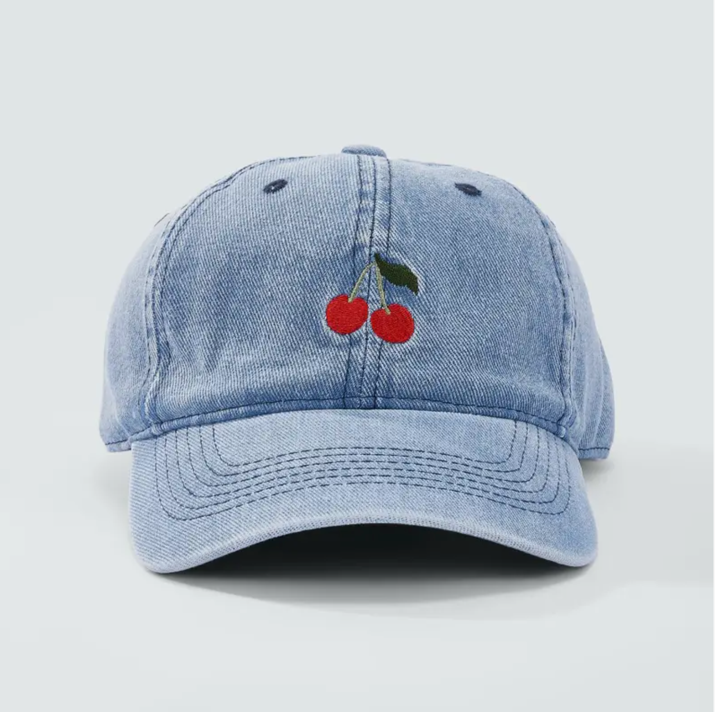 Casquette en coton avec broderie cerises