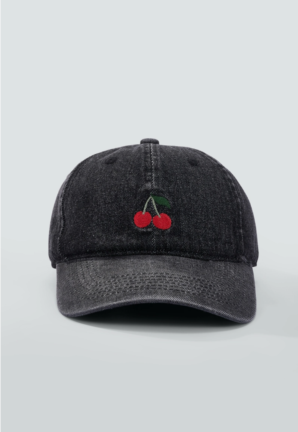 Casquette en coton avec broderie cerises