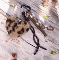 Grigri Sac & Porte-clé Cœur Léopard ÉLINE L'ATELIER