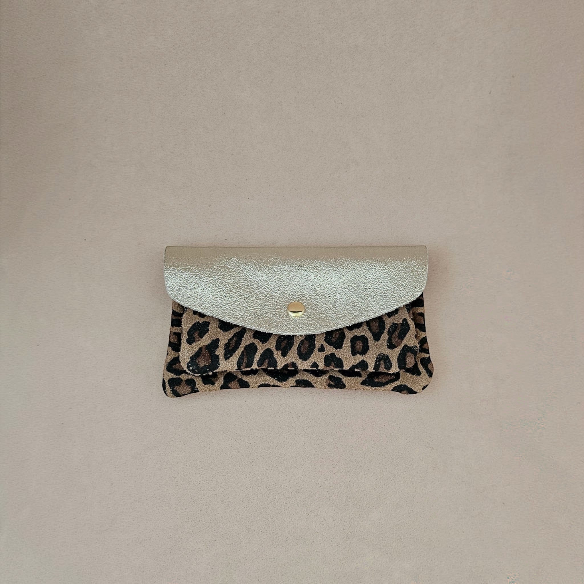 Pochette cuir vachette double poches léopard — ROYAL MARAIS