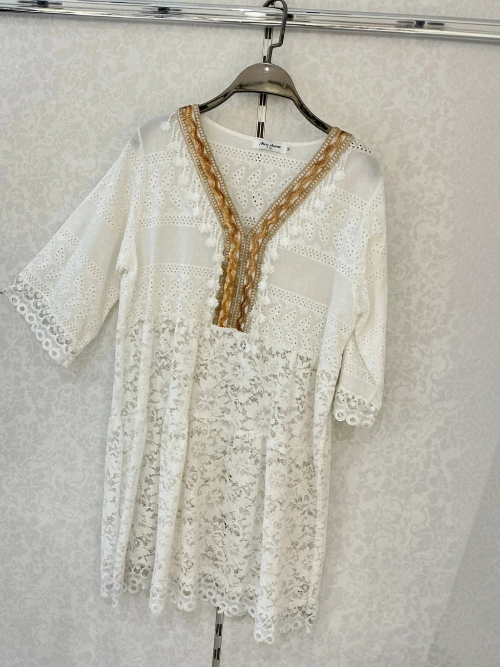 Robe courte en dentelle MISS CHARM