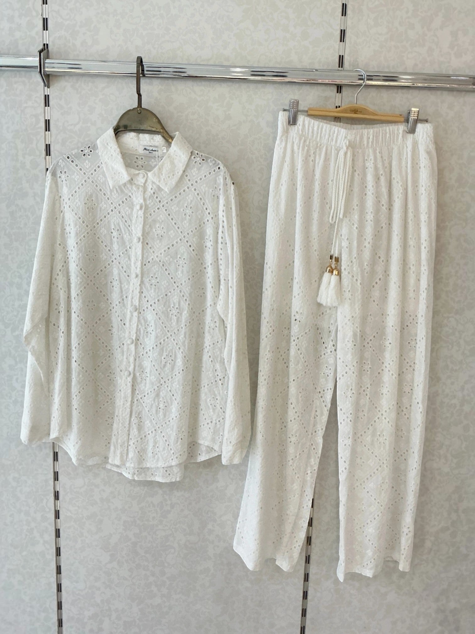 Ensemble Broderie Anglaise Chemise Oversize et Pantalon MISS CHARM