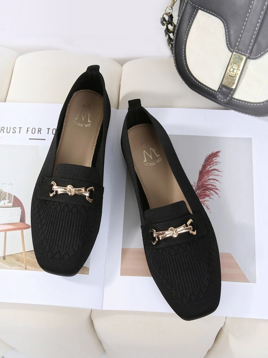 Mocassins bout carré maille boucle dorée