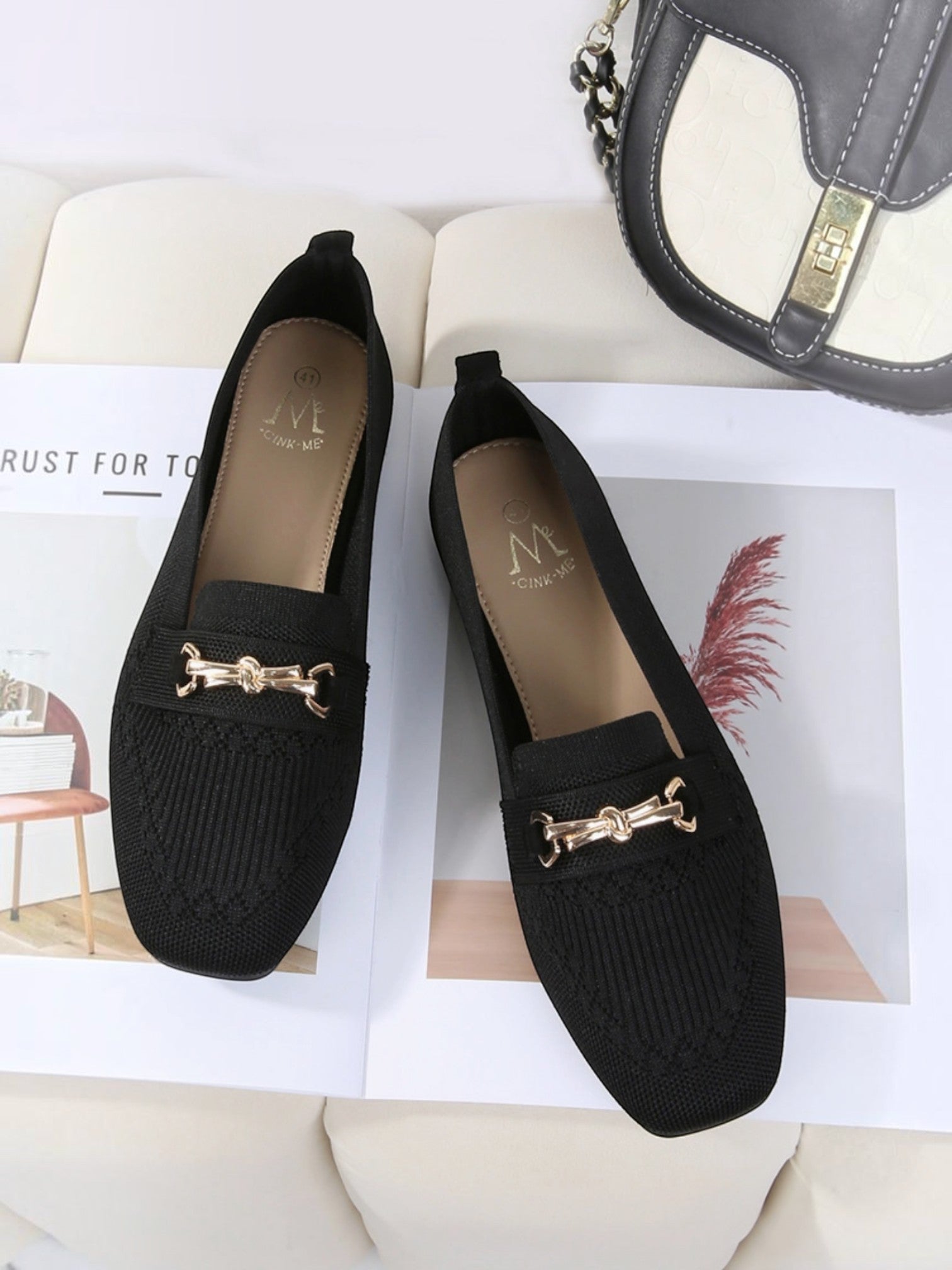 Mocassins bout carré maille boucle dorée