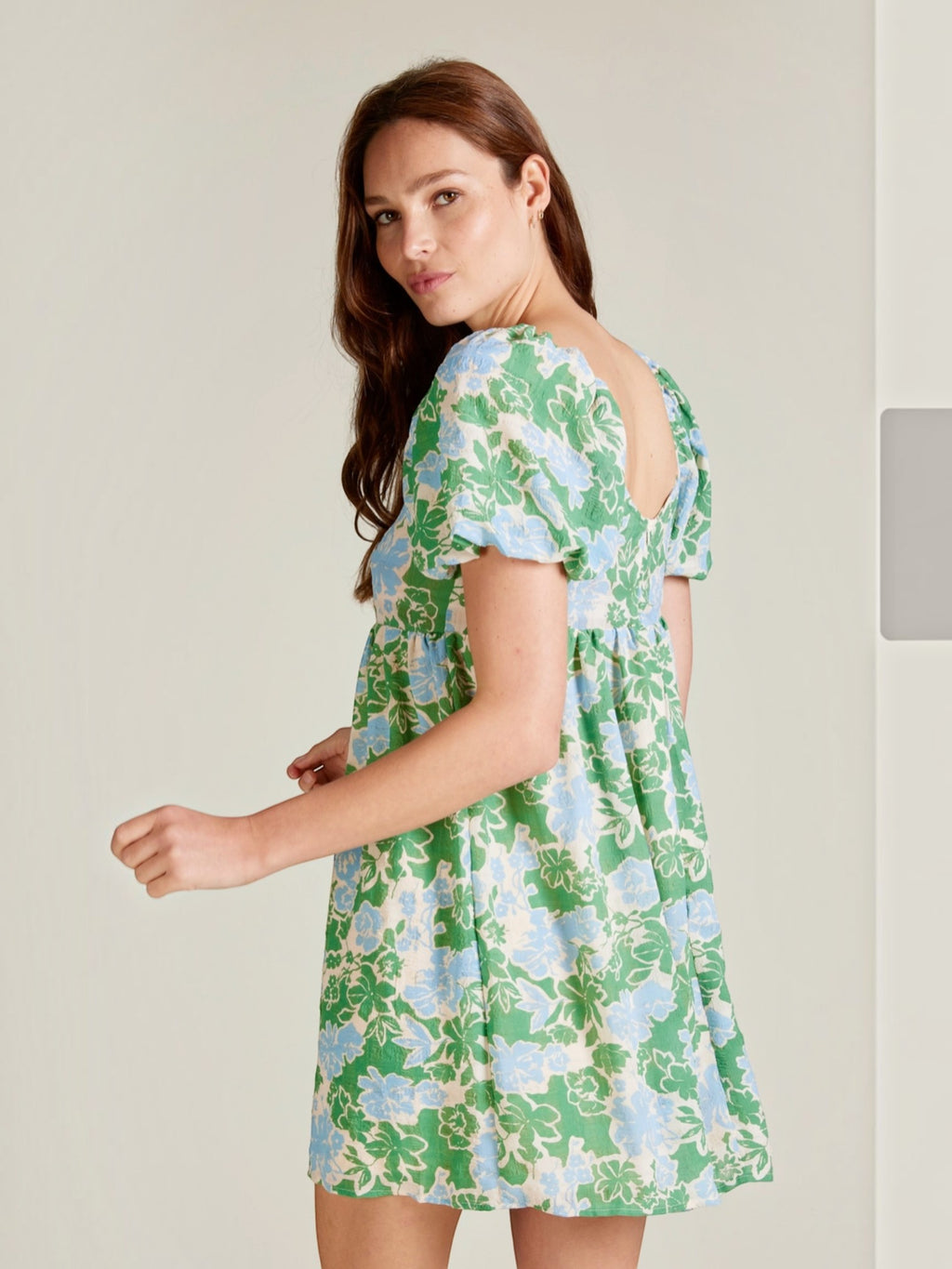Robe courte coupe ample manches boule ANDY & LUCY
