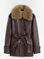 Manteau mi-long BROCK en similicuir marron avec col en fausse fourrure et ceinture à nouer