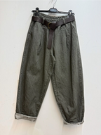 Pantalon ample BROCK JOY'S FARFALLA gris en coton avec taille élastiquée, ceinture à boucle et revers aux chevilles