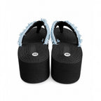 Tongs compensées femme en denim effiloché – Noires &amp; Bleu jean