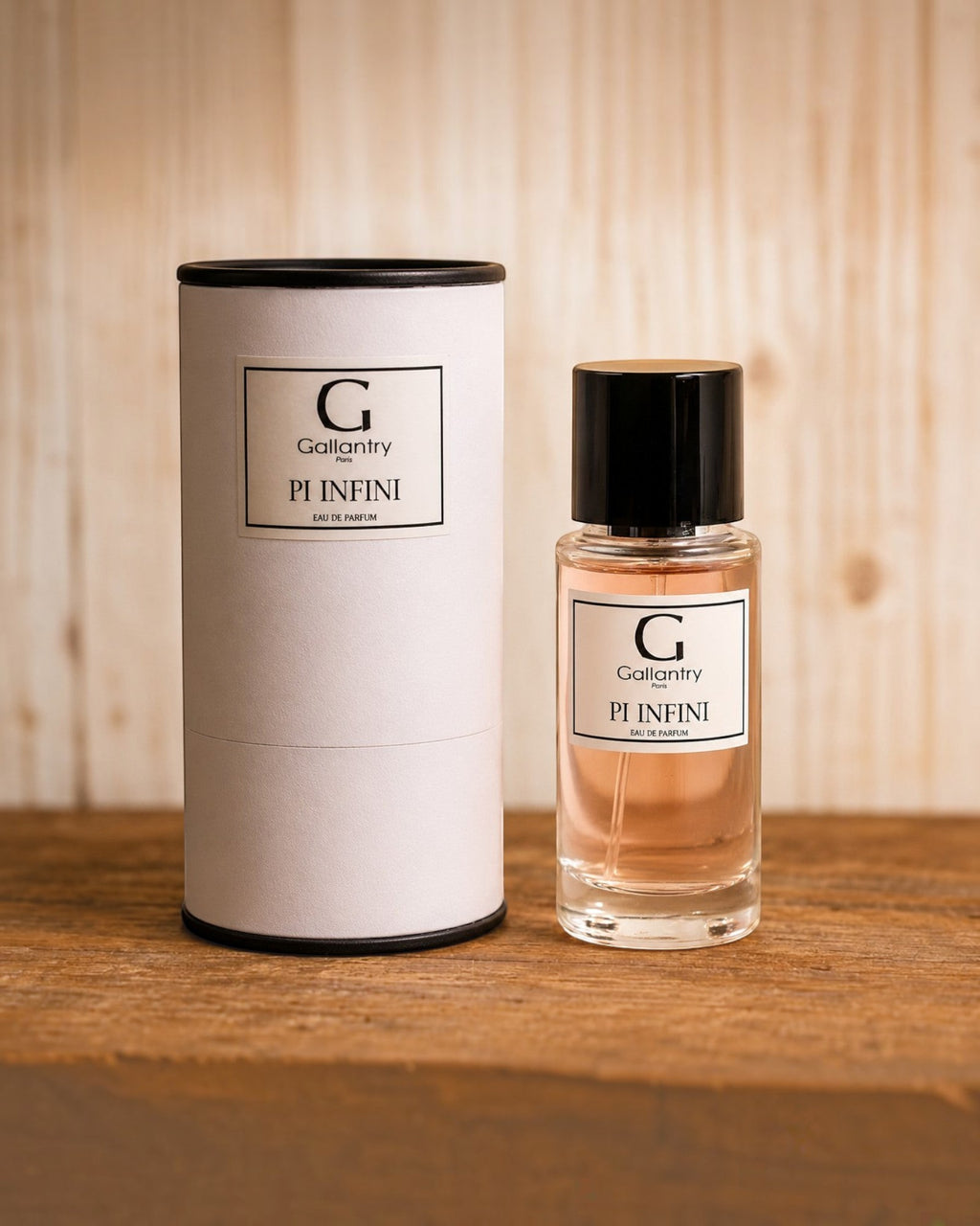 Parfum Pi Infini GALLANTRY

"Pi Infini" célèbre la féminité moderne à travers une composition chyprée et fruitée, audacieuse et captivante. Une création GALLANTRY.