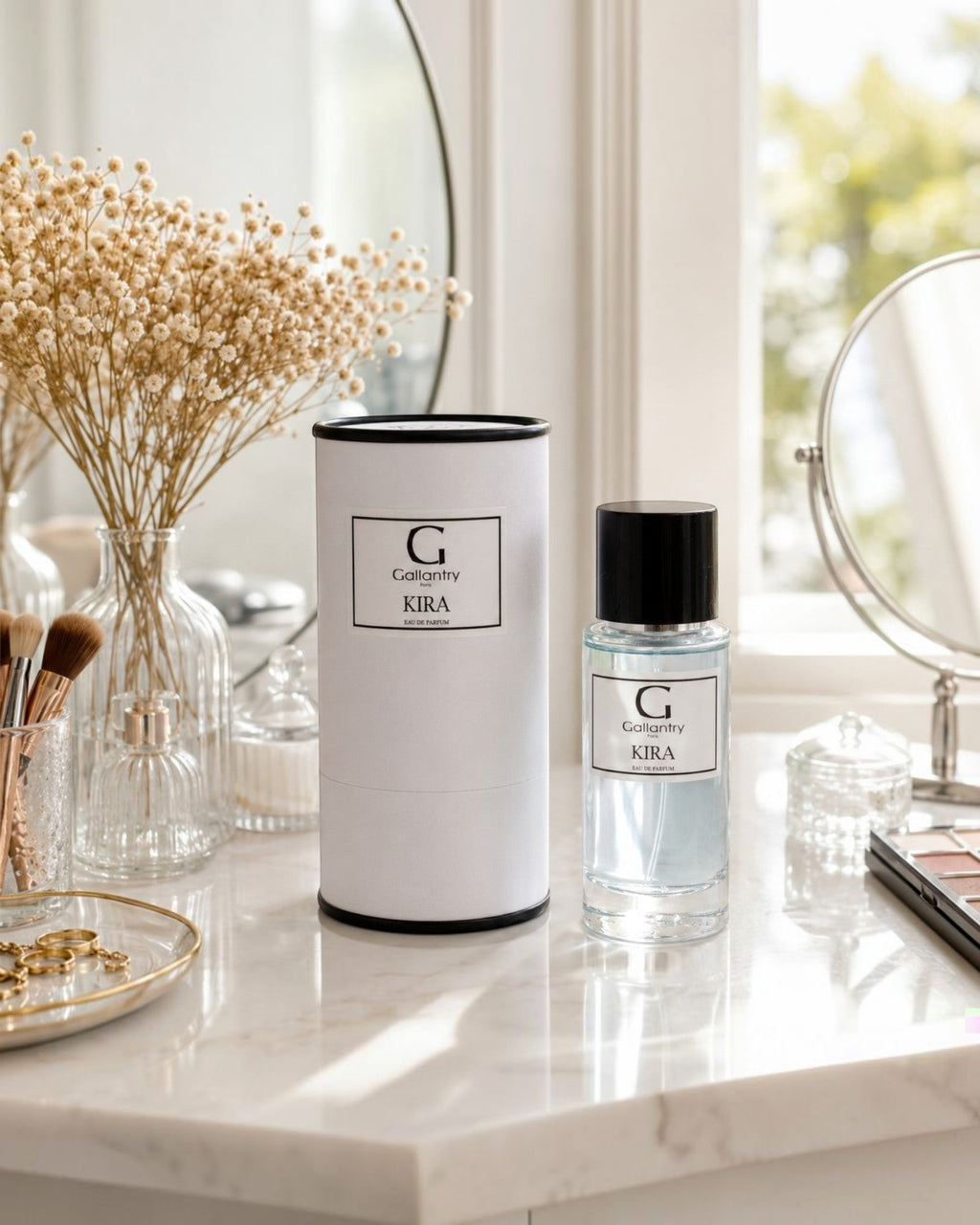 Parfum Kira GALLANTRY

"Kira" est une eau de parfum fruitée et chyprée qui incarne une féminité radieuse et intemporelle. Une création GALLANTRY.