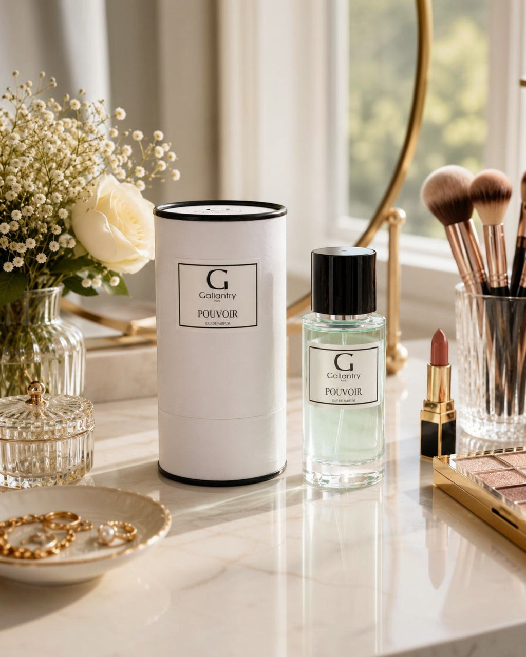 Parfum Pouvoir GALLANTRY

"Pouvoir" est une fragrance fougère qui incarne la puissance et l'élégance masculine, avec un sillage boisé et envoûtant. Une création GALLANTRY