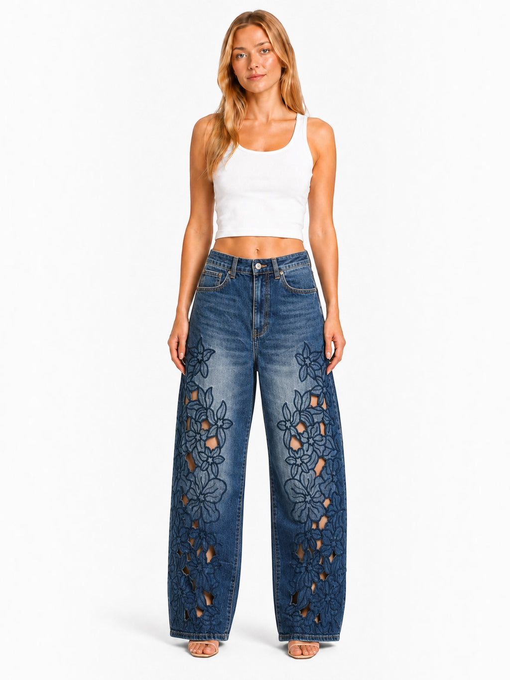 Jean large taille haute avec broderies ajourées
