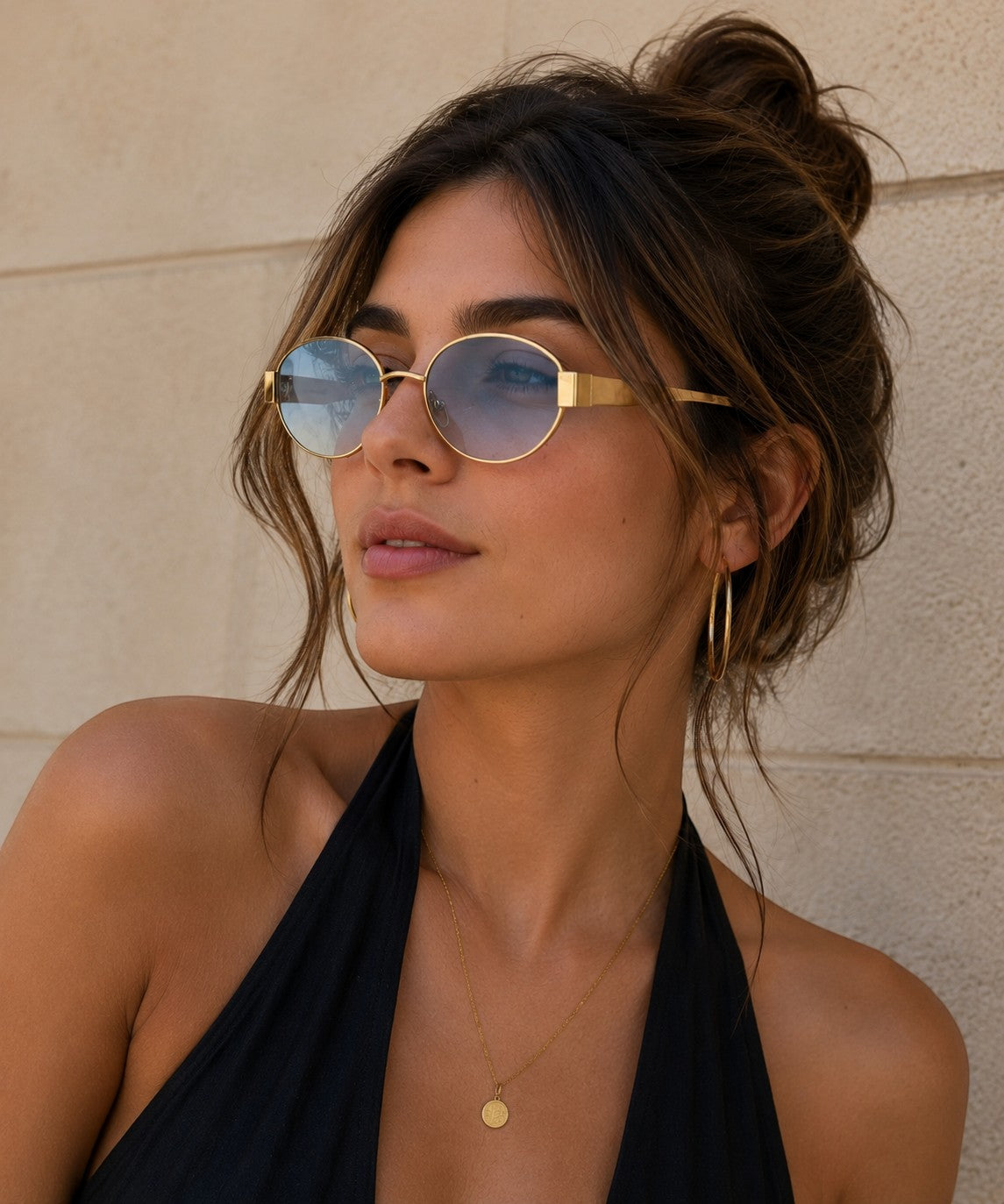 Lunettes de soleil ÉLINE L'ATELIER

Ces lunettes de soleil allient style et protection pour un look tendance en toutes circonstances. Leur design moderne s'adapte à toutes les formes de visage tout en offrant un confort optimal
