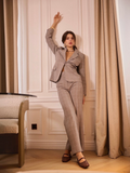 Ensemble tailleur BROCK marron à carreaux composé d'une veste cintrée et d'un pantalon assorti en polyester stretch