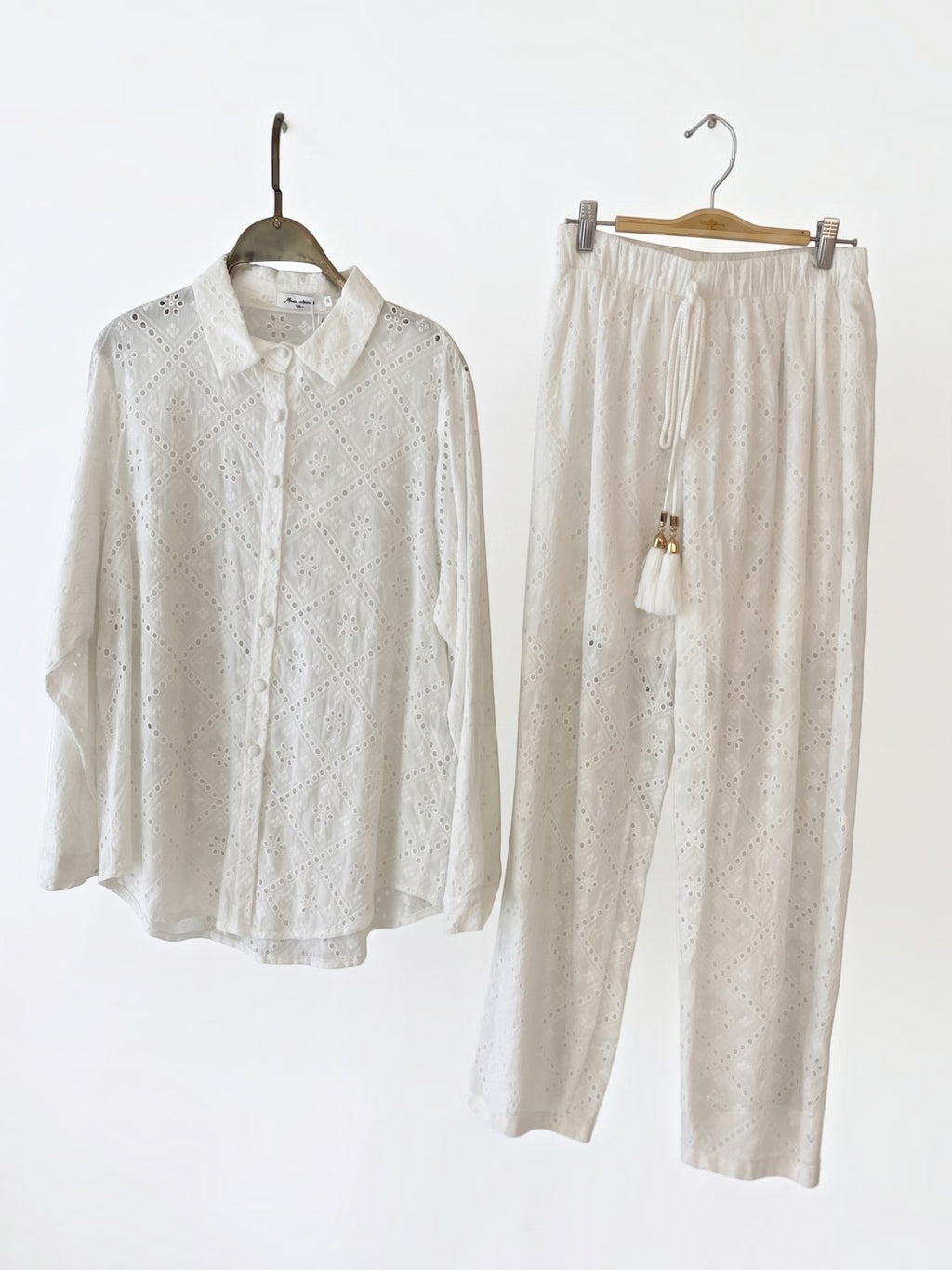 Ensemble Broderie Anglaise – Chemise Oversize & Pantalon