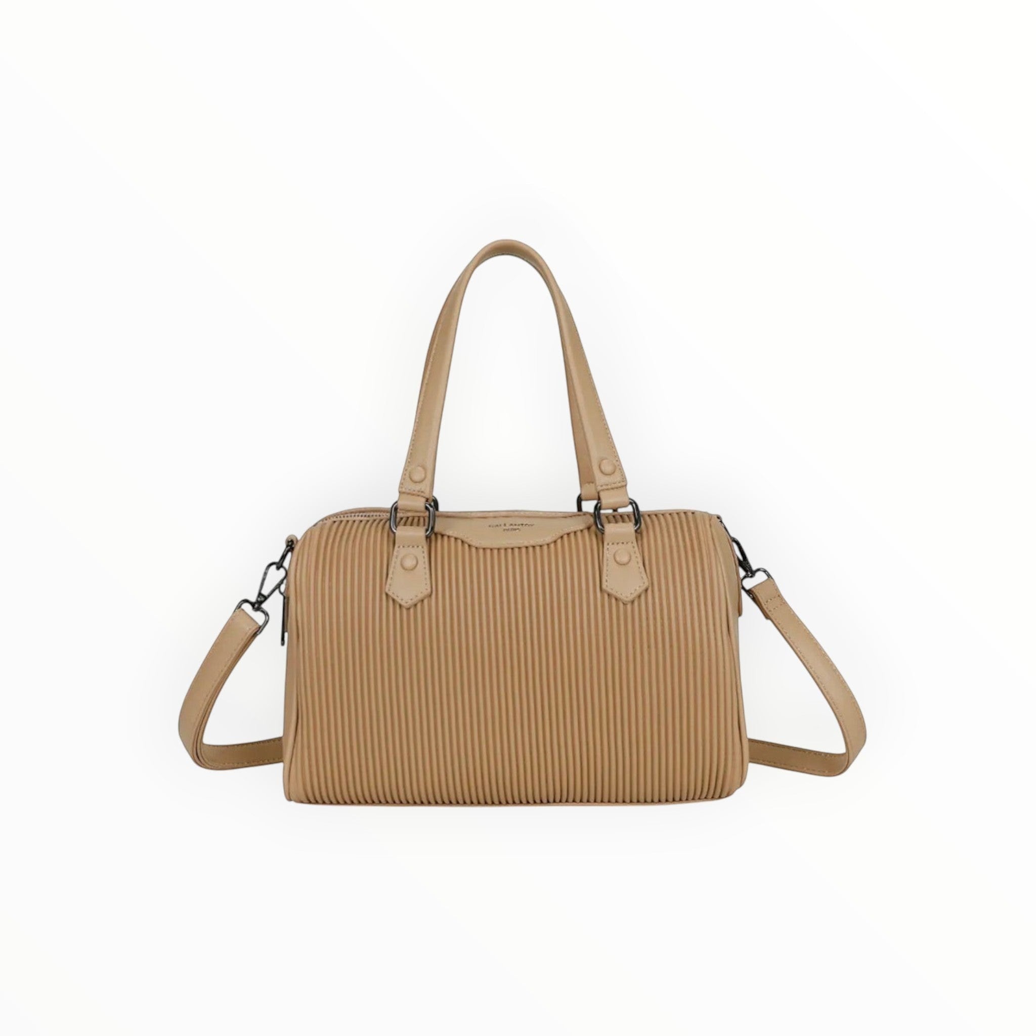 Sac Bowling GALLANTRY

Élégant et polyvalent, le Sac Bowling GALLANTRY allie style contemporain et praticité au quotidien. Sa silhouette structurée en simili cuir de qualité s'adapte aussi bien à une tenue casual qu'à un look plus habillé.