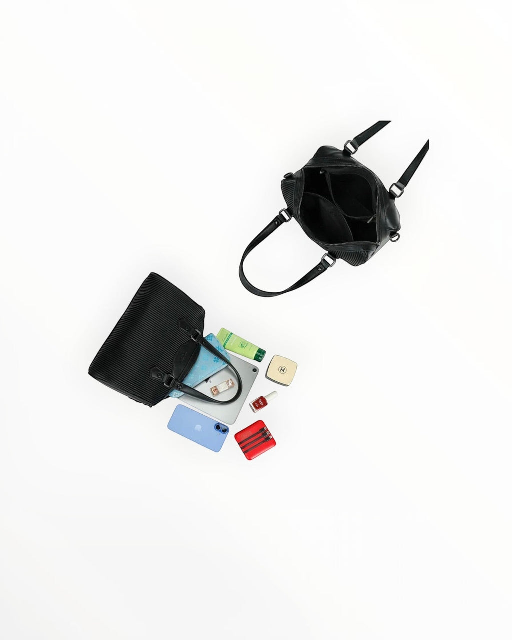 Sac Bowling GALLANTRY

Élégant et polyvalent, le Sac Bowling GALLANTRY allie style contemporain et praticité au quotidien. Sa silhouette structurée en simili cuir de qualité s'adapte aussi bien à une tenue casual qu'à un look plus habillé.