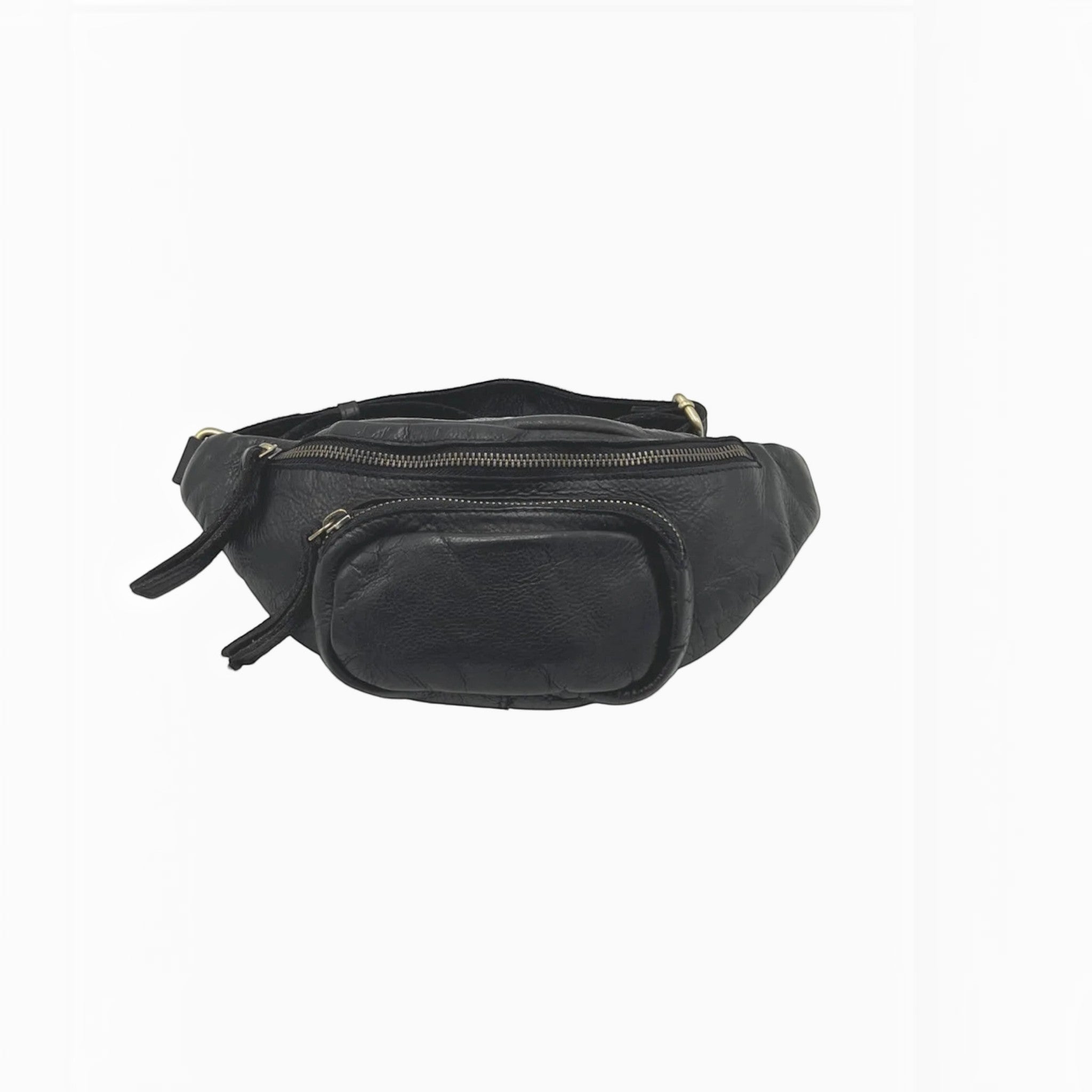 Sac banane  en cuir noir souple grainé avec poches zippées, accessoire urbain élégant et pratique.