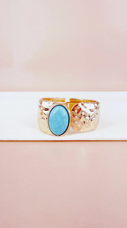 Bracelet manchette BROCK Louna doré avec plaque texturée et grand cabochon ovale bleu turquoise
