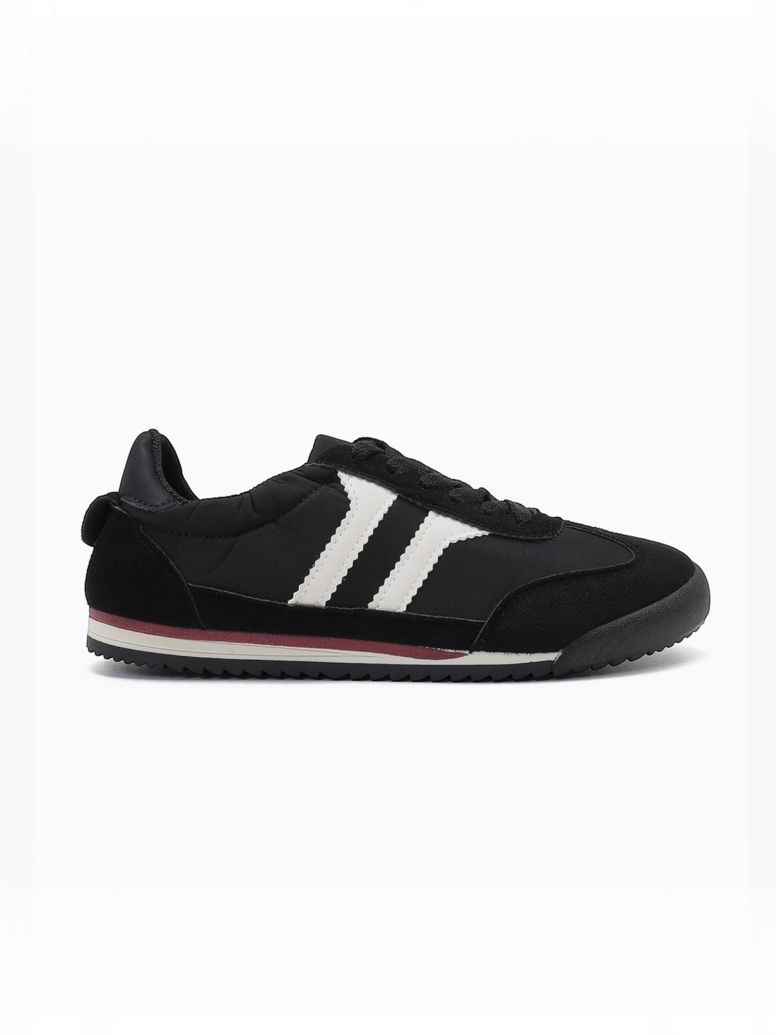 BROCK JOIA vintage running sneakers in black with white side stripes and a comfortable lightweight sole