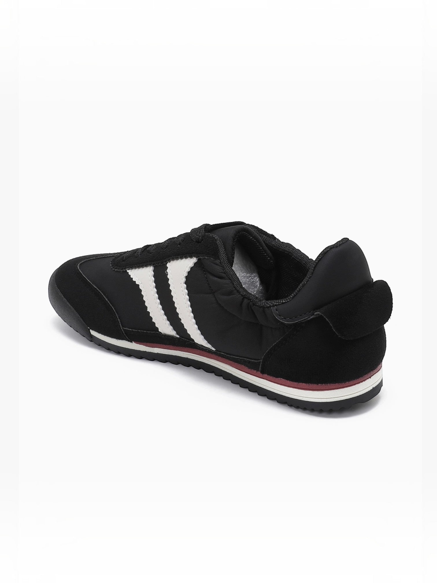 BROCK JOIA vintage running sneakers in black with white side stripes and a comfortable cushioned sole