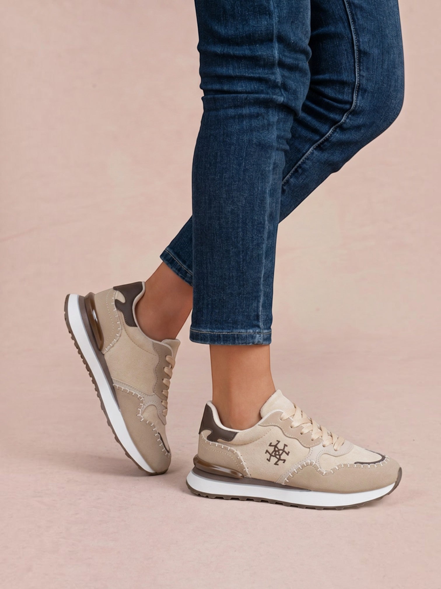 BROCK LADY GLORY beige running sneakers with suede, mesh, and faux leather panels, featuring artisan stitching.