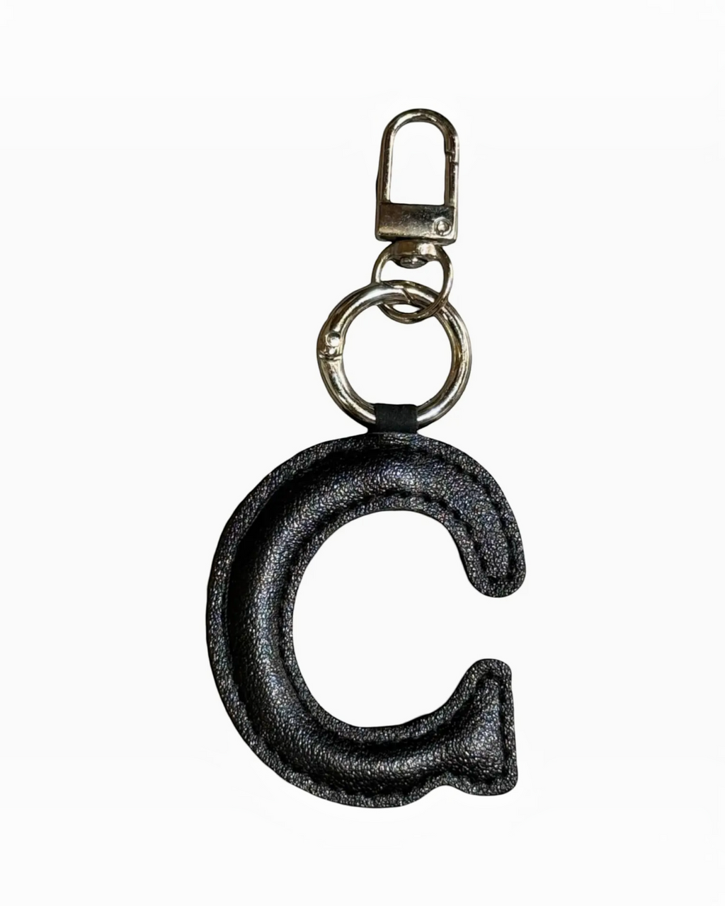 Charm bijou de sac BROCK LOUISA LEE en forme de lettre C noire en tissu avec mousqueton en acier