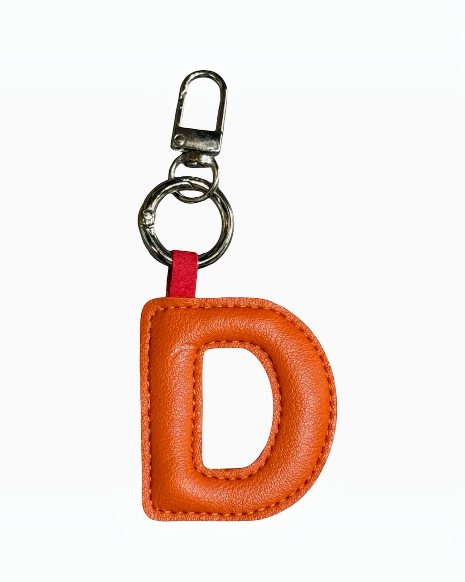 Charm bijou de sac BROCK LOUISA LEE en forme de lettre D orange en cuir avec mousqueton métallique