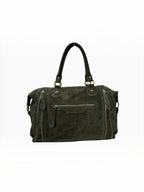 Sac à main  LOUISA LEE Big Gabrielle en cuir suède vert foncé avec fermetures éclair dorées et anses.