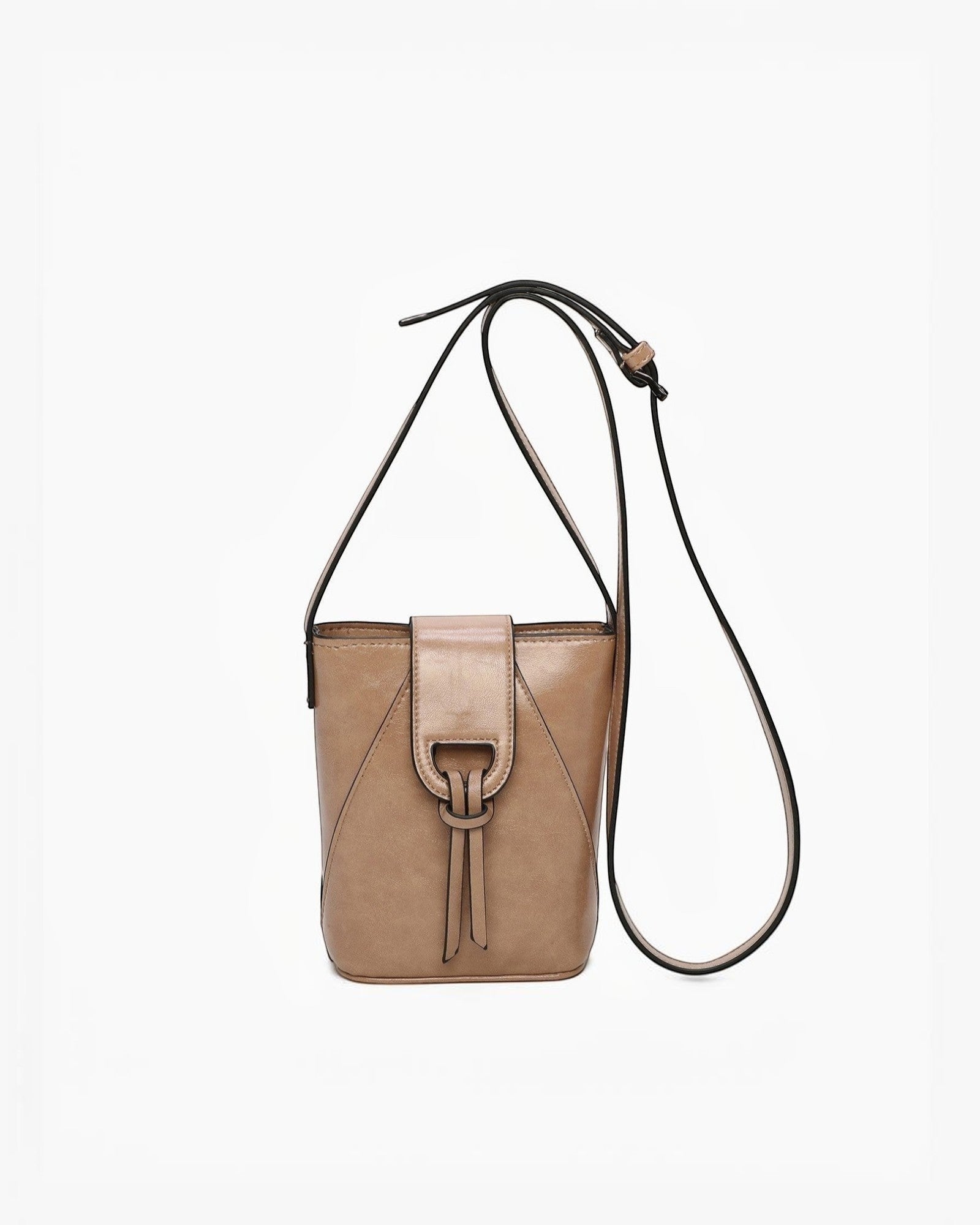 Pochette bandoulière beige en PU, fermeture zippée et rabat, par INES DELAURE