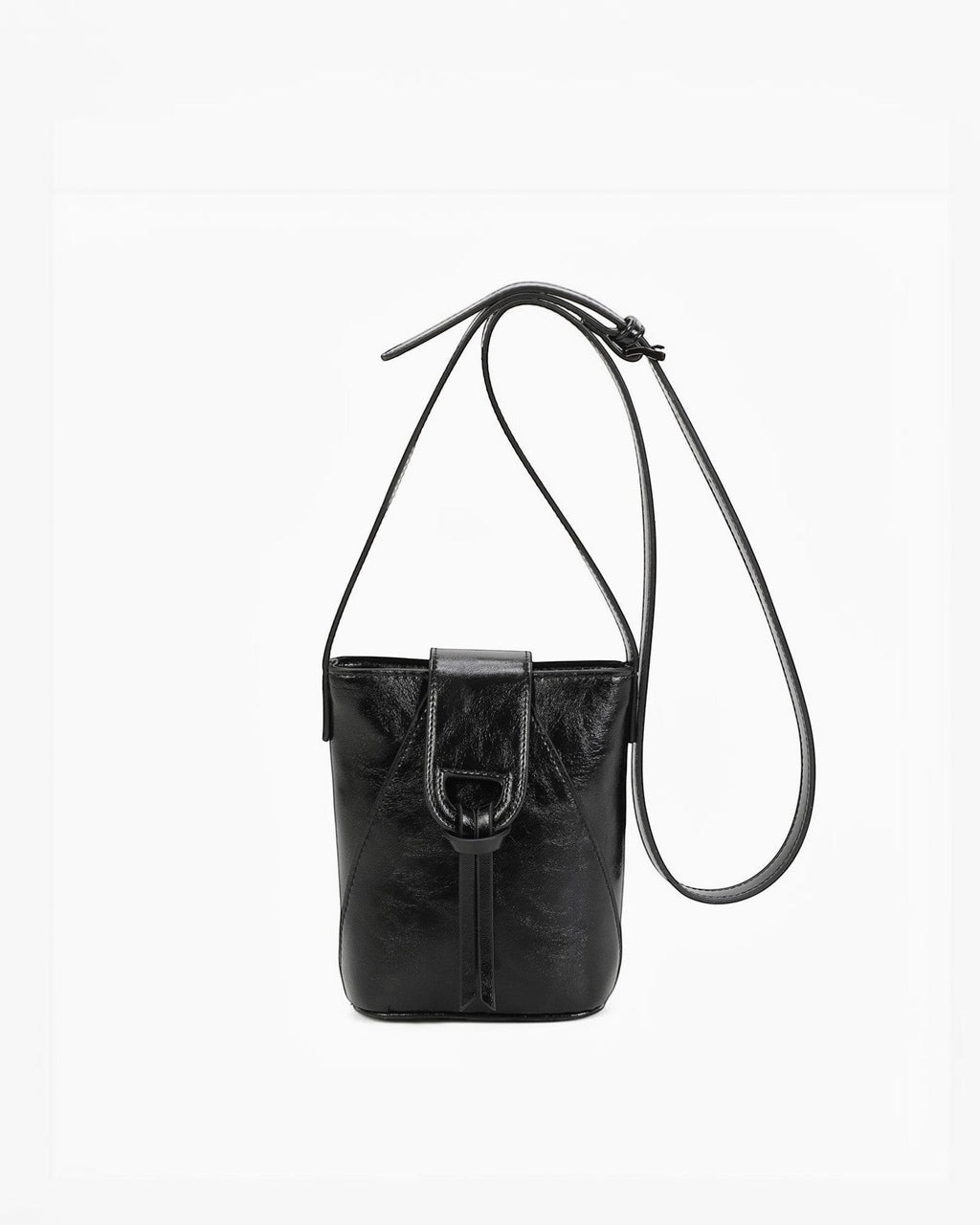 Pochette bandoulière noire INES DELAURE en PU, fermeture zippée et rabat, idéale pour le quotidien.