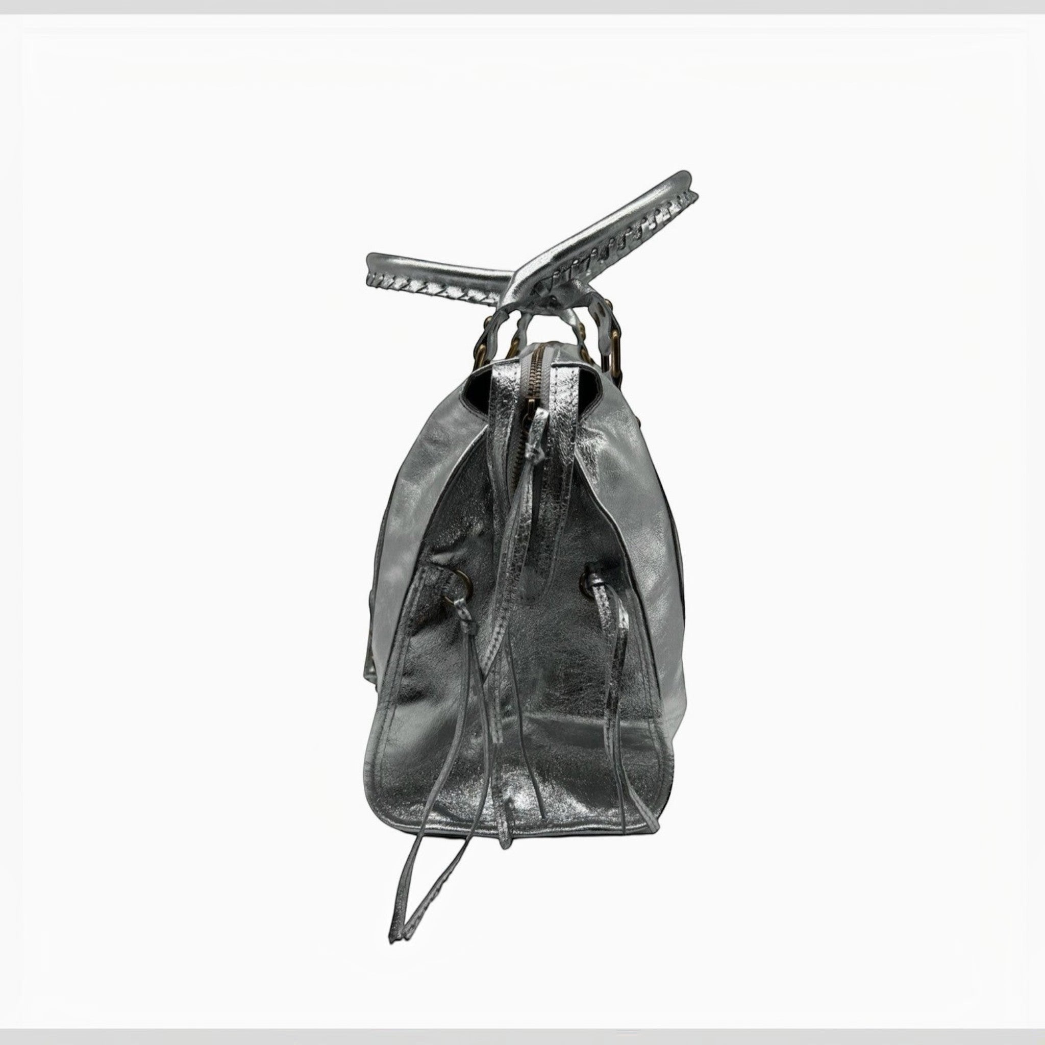 Sac à main LOUISA LEE Capucine Large en cuir irisé argenté, fabrication italienne, idéal pour ordinateur portable.