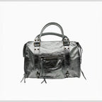 Sac à main LOUISA LEE Capucine Large argenté en cuir irisé, fabrication italienne, idéal pour ordinateur portable.