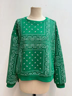 Sweat femme BROCK JOY'S FARFALLA vert à motif bandana, col rond et finitions bord-côte, coupe décontractée.