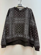 Sweat BROCK JOY'S FARFALLA noir à manches longues avec imprimé bandana blanc, coupe décontractée et col rond.